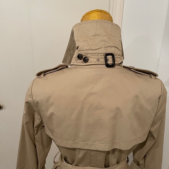 ☔️Spring rains☔️Banana Republic flare wrist coat - Picture 7 of 9